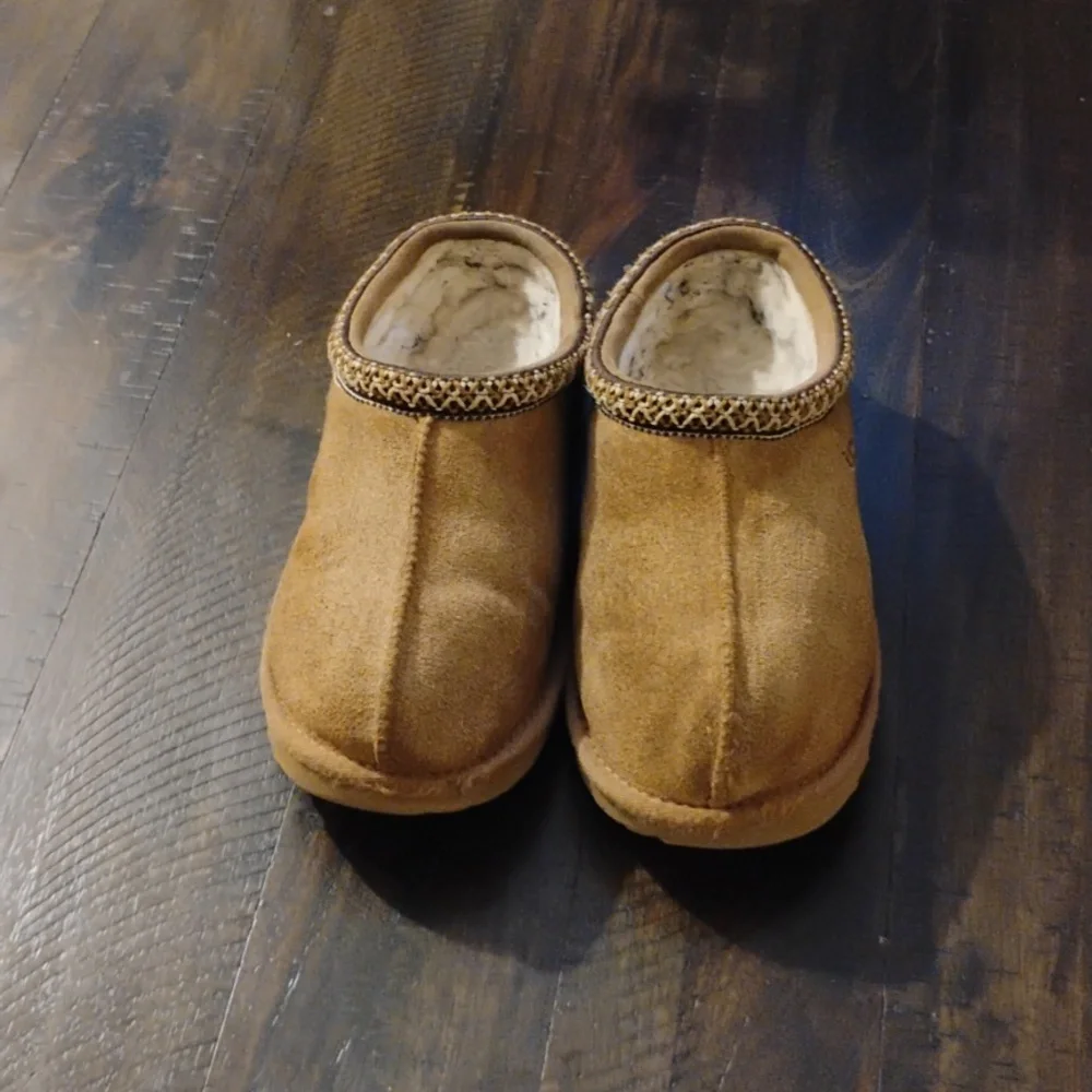 UGG Size 6 Women - Picture 4 of 6